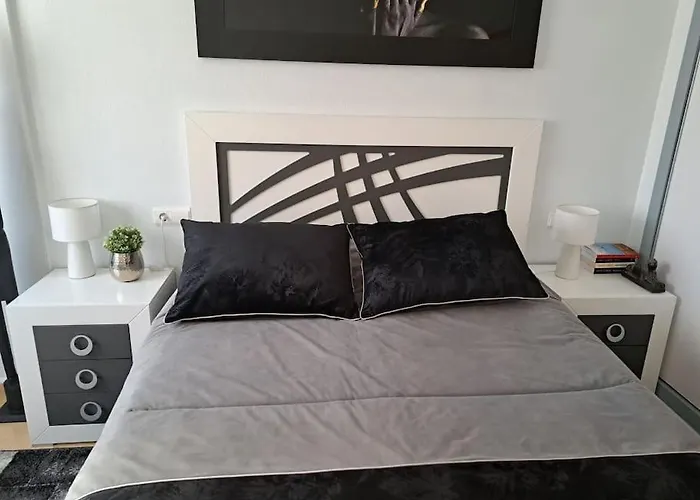 Julia De Lux Torrevieja