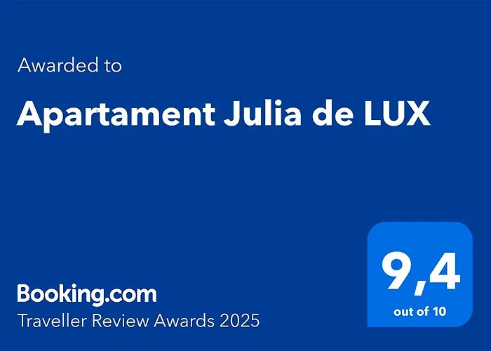 Julia De Lux