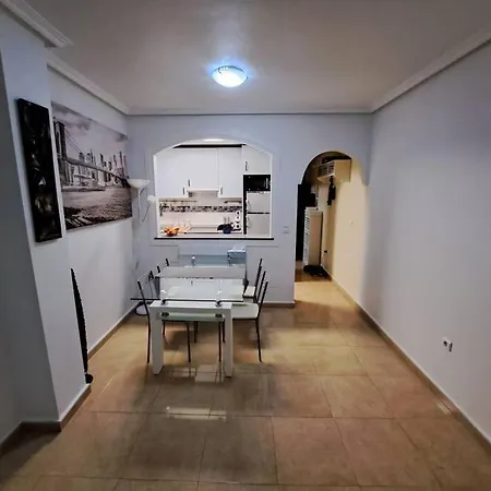 Julia De Lux Torrevieja