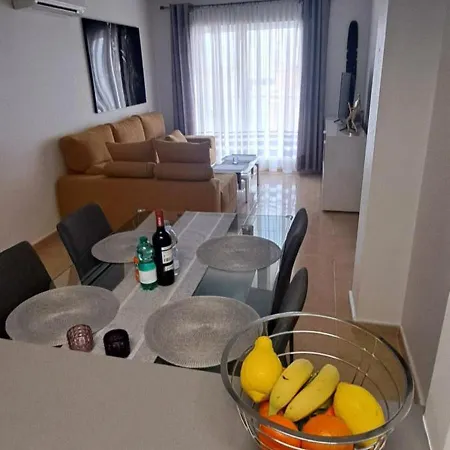 Julia De Lux Lejlighed