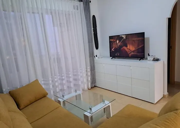 Julia De Lux Торевьиа